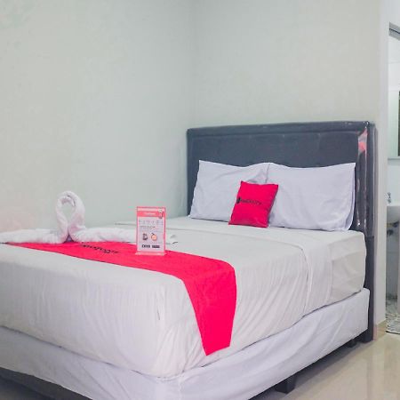 Reddoorz Plus @ Helvetia Medan Exterior photo