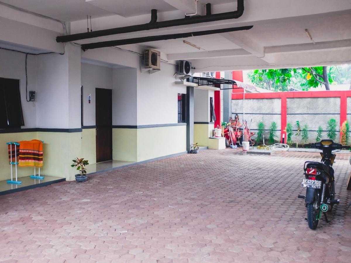 Reddoorz Plus @ Helvetia Medan Exterior photo