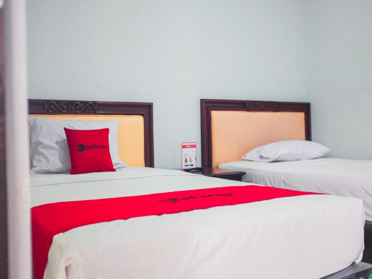 Reddoorz Plus @ Helvetia Medan Exterior photo