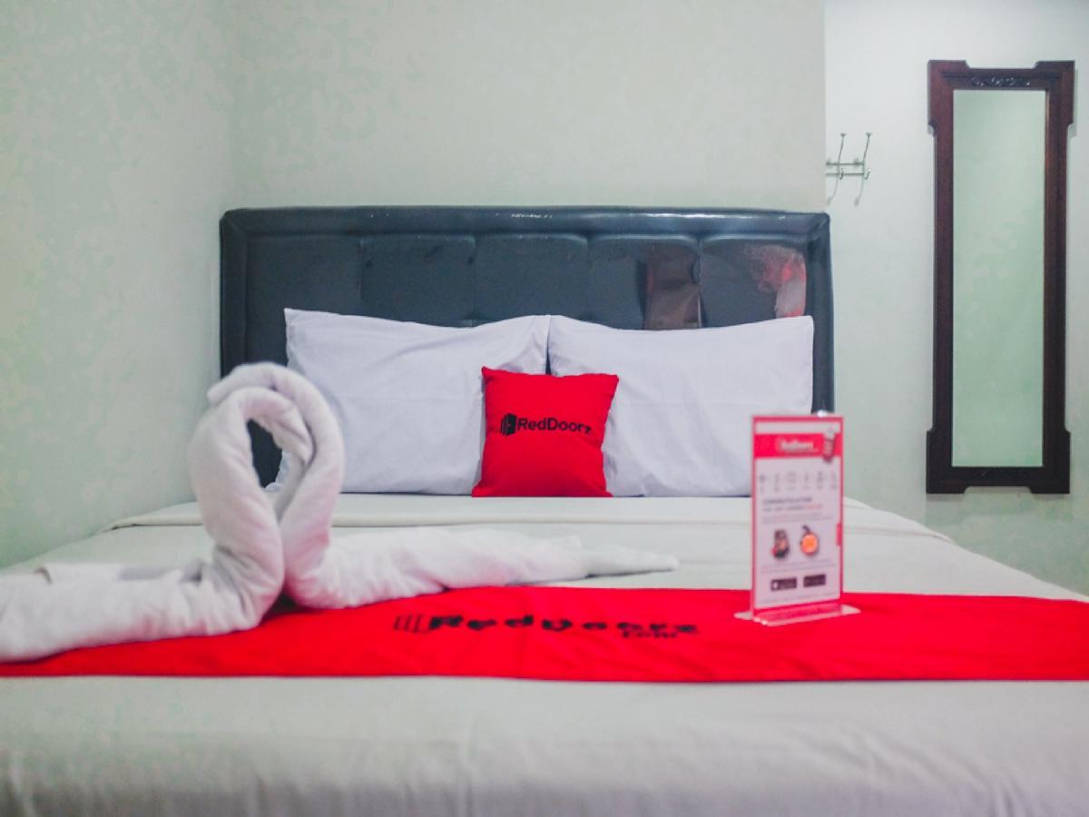 Reddoorz Plus @ Helvetia Medan Exterior photo