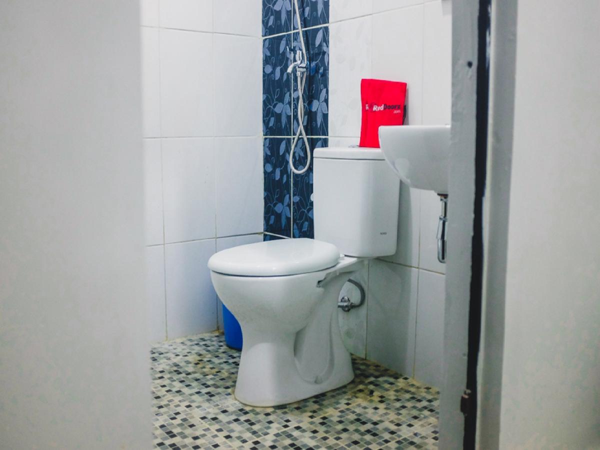 Reddoorz Plus @ Helvetia Medan Exterior photo