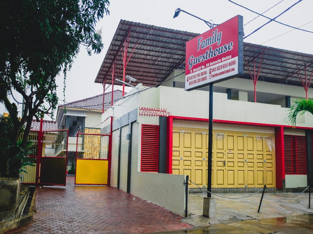 Reddoorz Plus @ Helvetia Medan Exterior photo