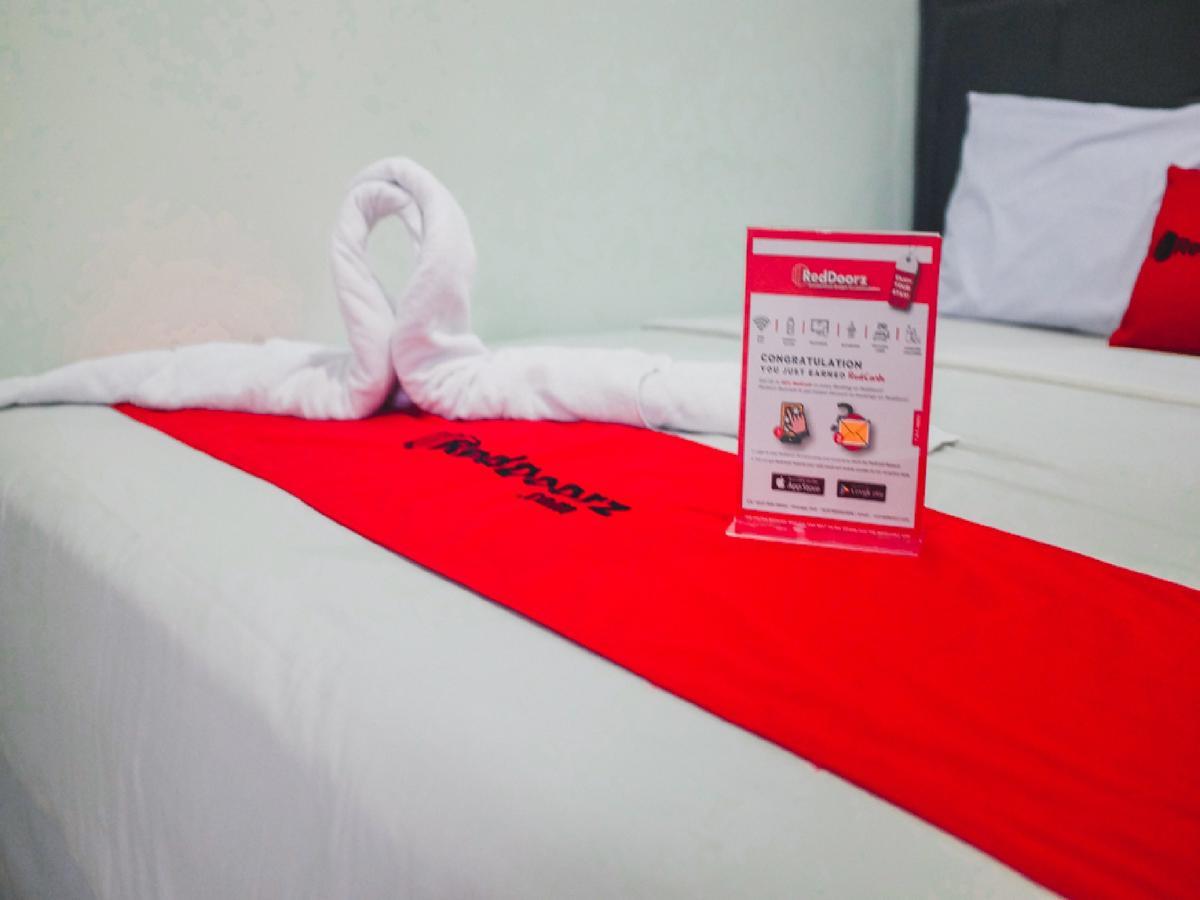 Reddoorz Plus @ Helvetia Medan Exterior photo