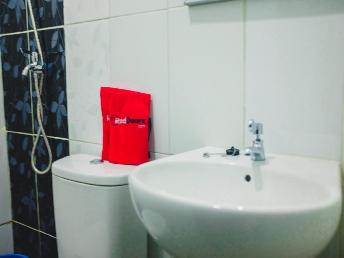 Reddoorz Plus @ Helvetia Medan Exterior photo